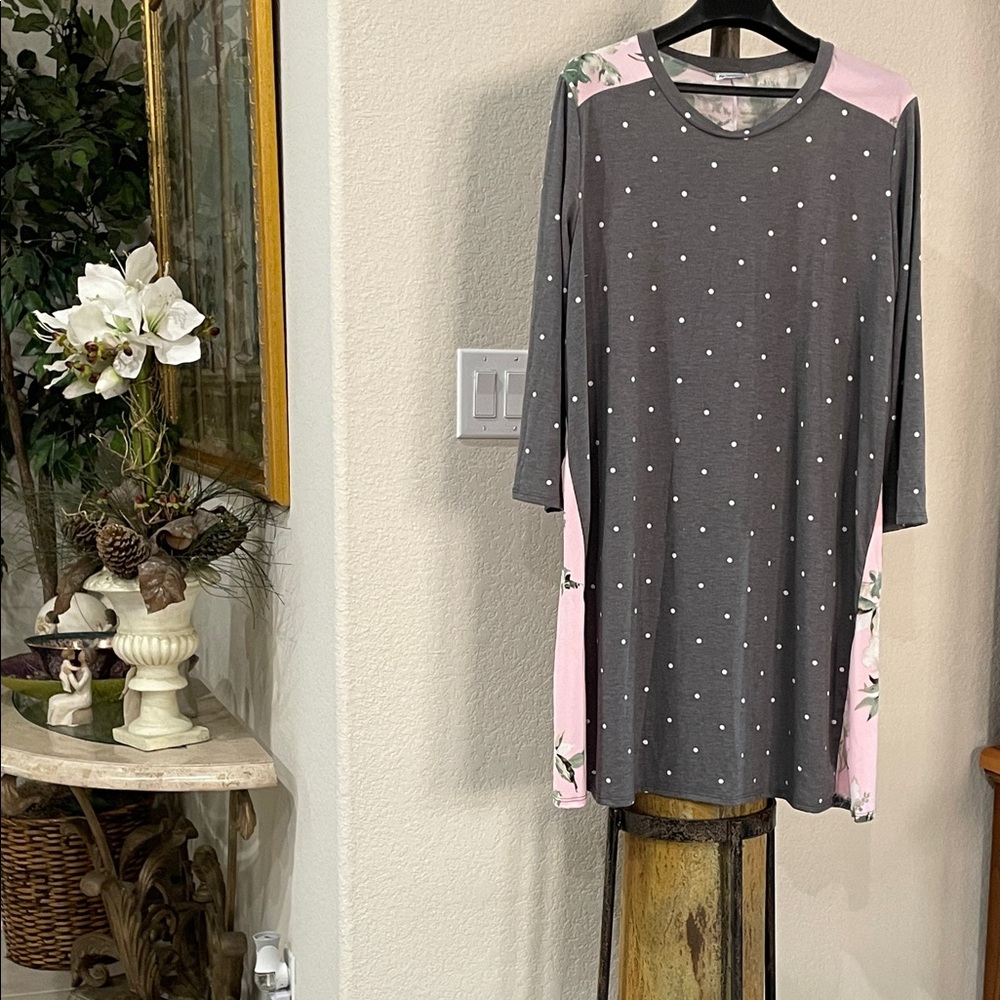 🩷 NEW Egs California🩶 Plus SZ 3X Gray and Pink Polka Dot Floral 2 sided Dress - Picture 2 of 13